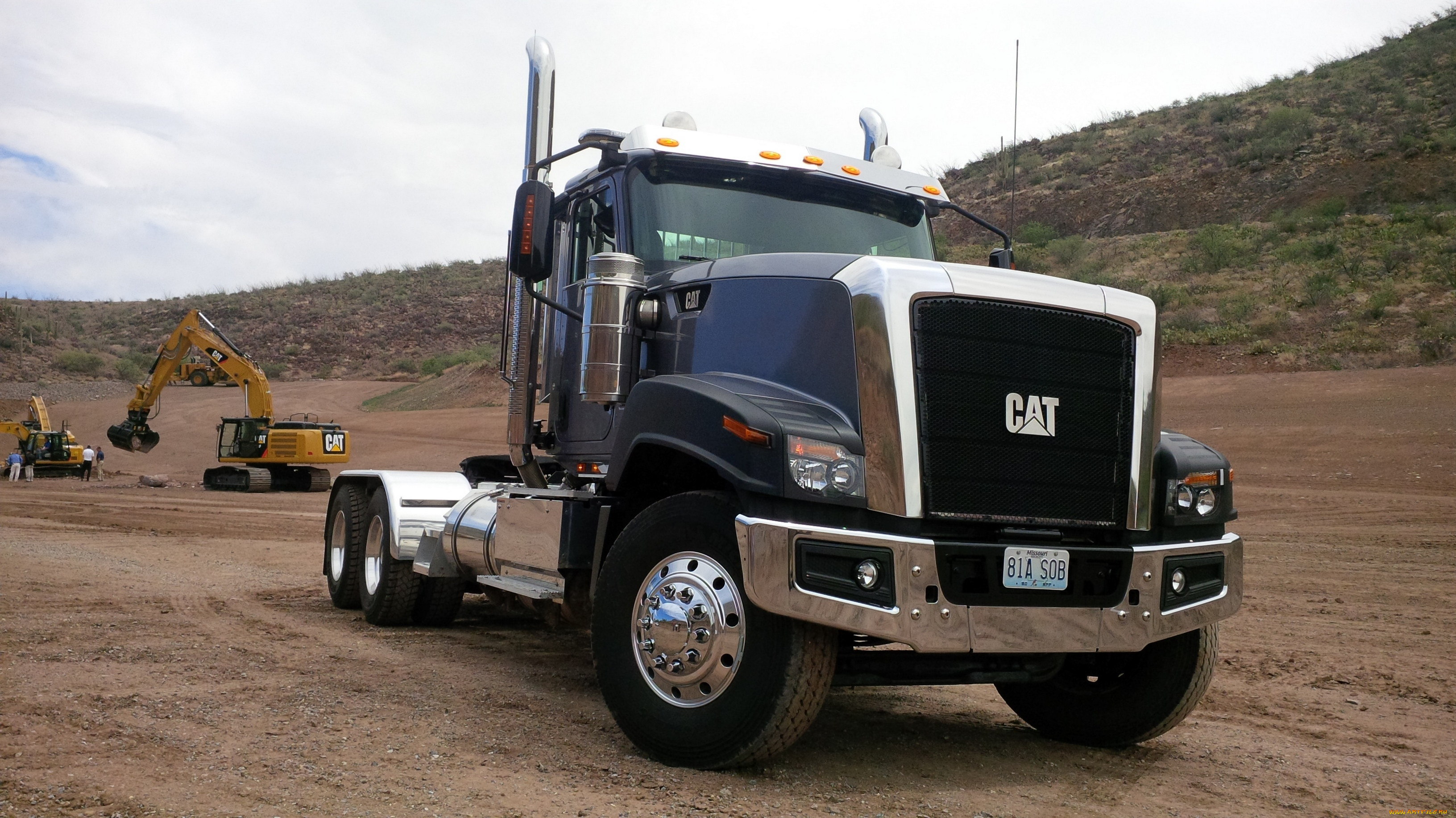 , cat trucks, caterpillar